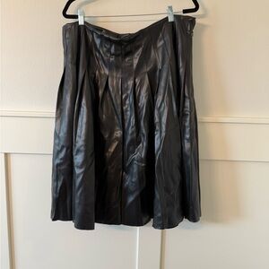 Scoop- Black Pleated Skirt